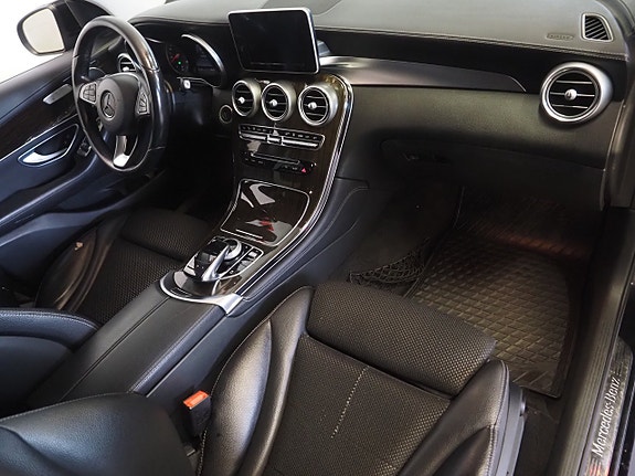 Mercedes-Benz GLC350 e 9 of 24