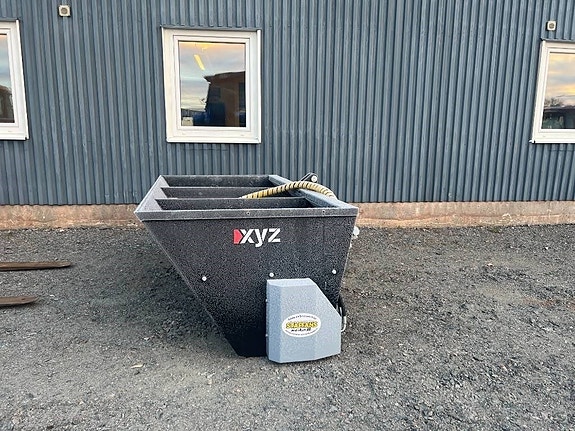 XYZ 2M Sandspridare SMS/3-Punkt Fäste Med Cylinder