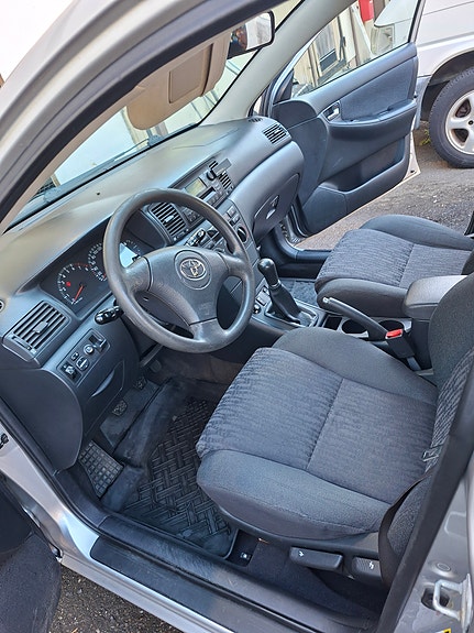 Toyota Corolla 11 of 11