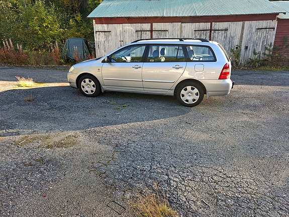 Toyota Corolla 2 of 11