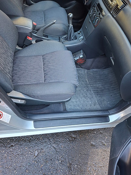 Toyota Corolla 8 of 11
