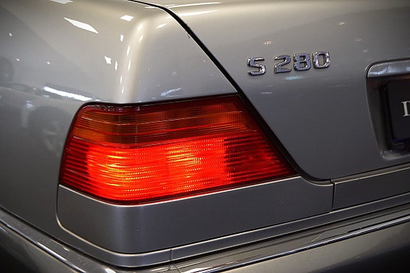 Mercedes-Benz S280 4 of 13