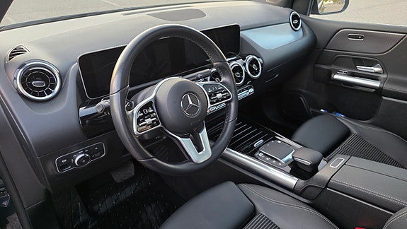 Mercedes-Benz B200 10 of 16
