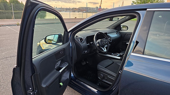 Mercedes-Benz B200 7 of 16