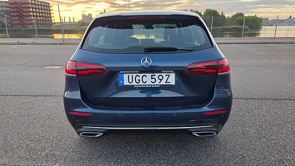 Mercedes-Benz B200 4 of 16