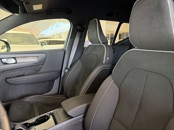Volvo EX40 10 of 20