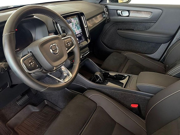 Volvo EX40 9 of 20