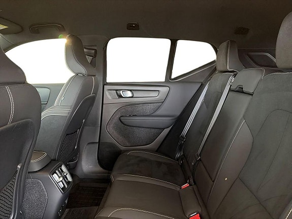 Volvo EX40 12 of 20