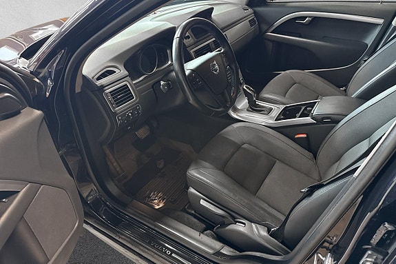 Volvo V70 10 of 17