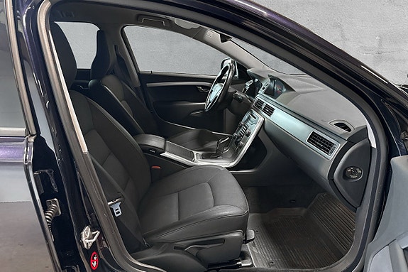 Volvo V70 16 of 17