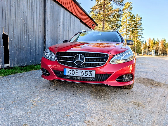 Mercedes-Benz E250 3 of 9