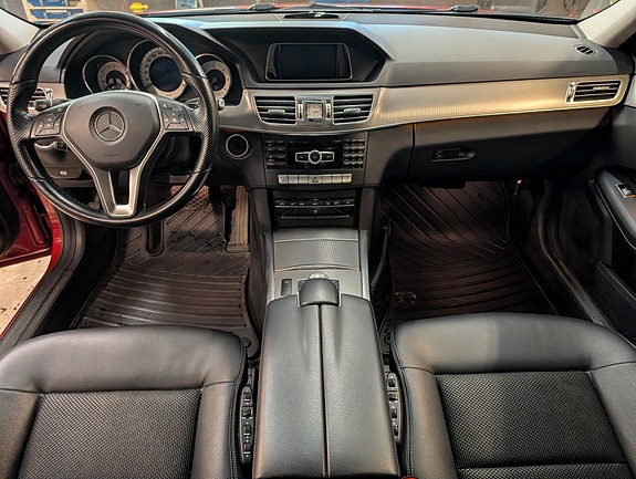Mercedes-Benz E250 8 of 9