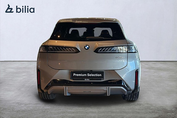 BMW iX3 8 of 25