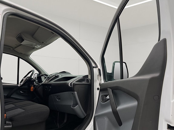 Ford Transit Custom 23 of 27