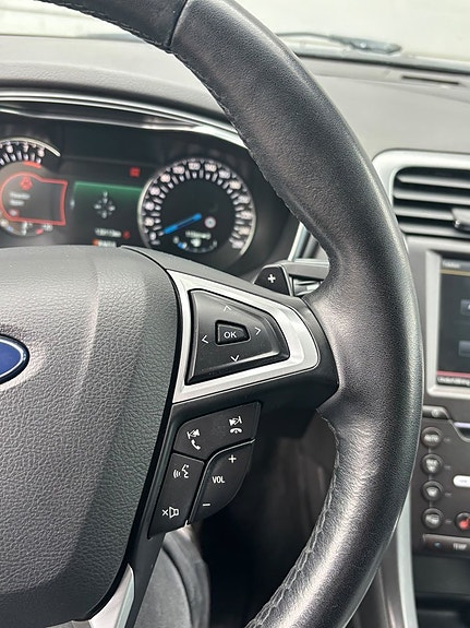 Ford Mondeo 12 of 17