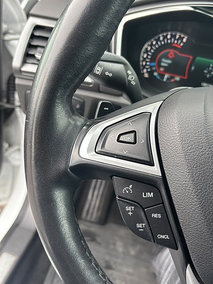 Ford Mondeo 11 of 17