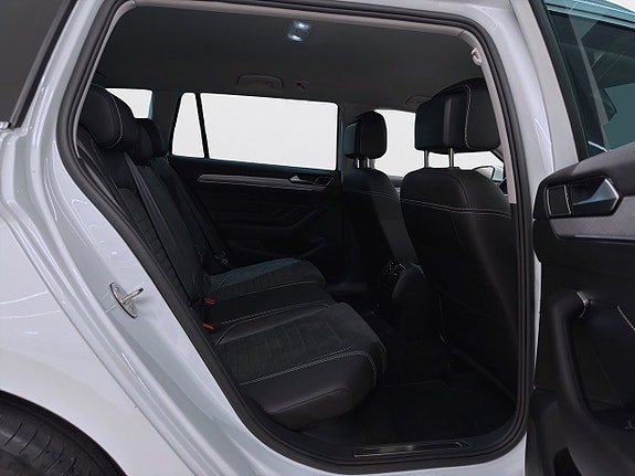 Volkswagen Passat 10 of 24