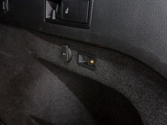 Volkswagen Passat 18 of 24