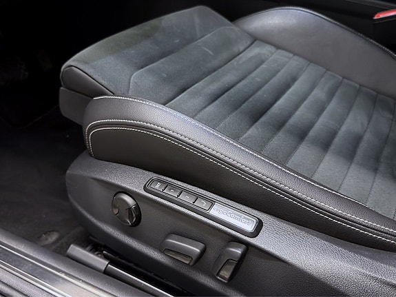 Volkswagen Passat 12 of 24