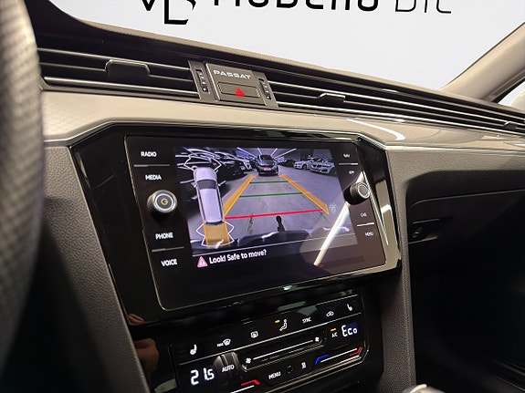 Volkswagen Passat 24 of 24