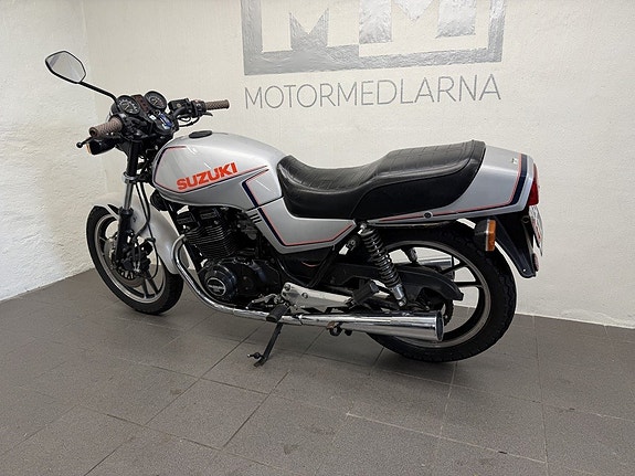 Suzuki GSX400E - A2 9 of 12