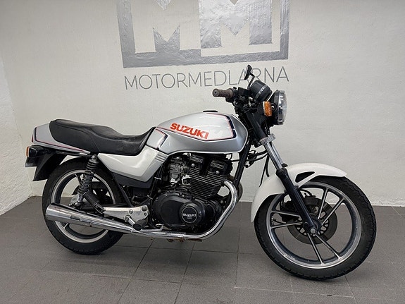 Suzuki GSX400E - A2 2 of 12