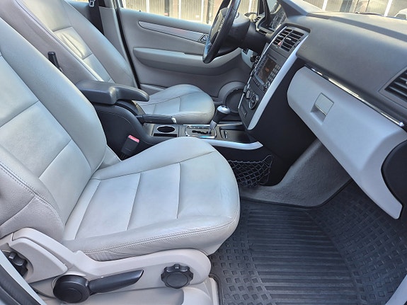 Mercedes-Benz B200 8 of 10