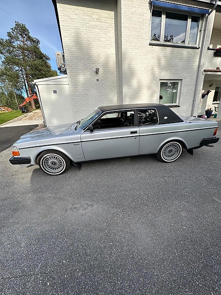 Volvo 262 3 of 16