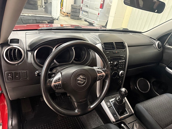 Suzuki Grand Vitara 11 of 13