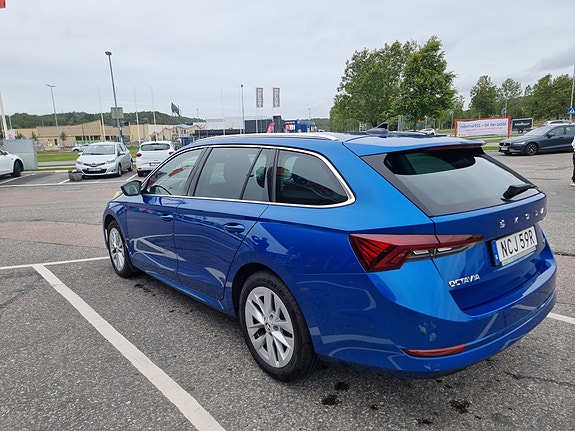 Skoda Octavia 2 of 11