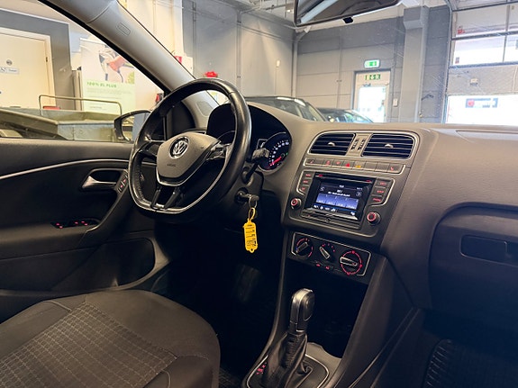 Volkswagen Polo 19 of 22