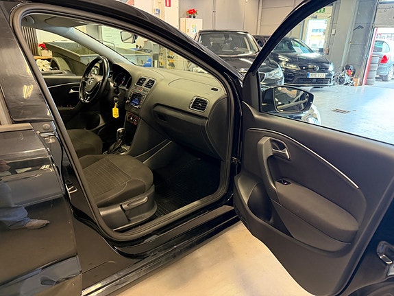 Volkswagen Polo 16 of 22