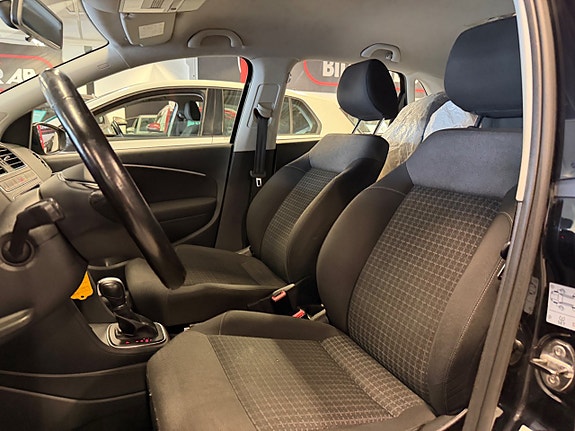 Volkswagen Polo 15 of 22