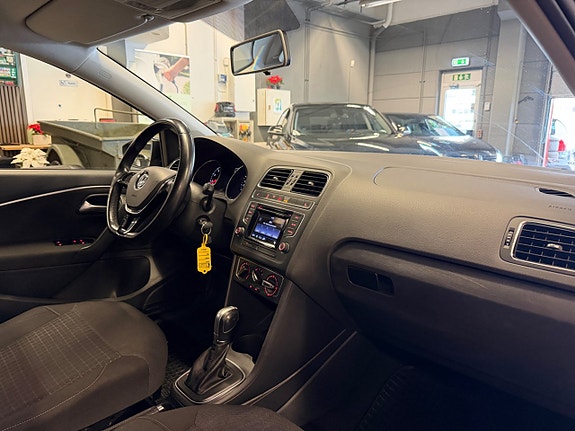 Volkswagen Polo 18 of 22