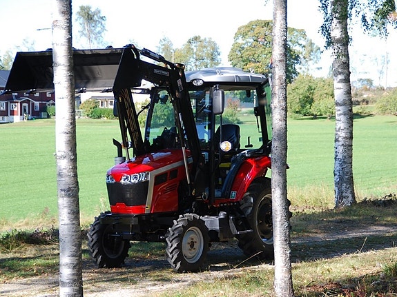 Traktor med lastare Gårdstrac 254 4WD