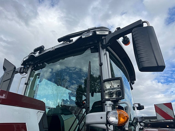 Massey Ferguson 9S.425 EXC "Mycket Utrustning" 5 of 9