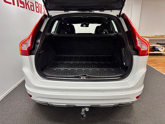 Volvo XC60 16 of 16