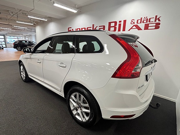 Volvo XC60 3 of 16