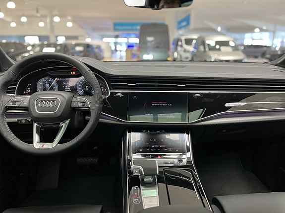 Audi Q7 10 of 13