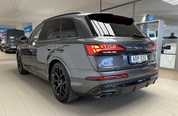 Audi Q7 6 of 13