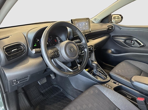 Toyota Yaris 10 of 12