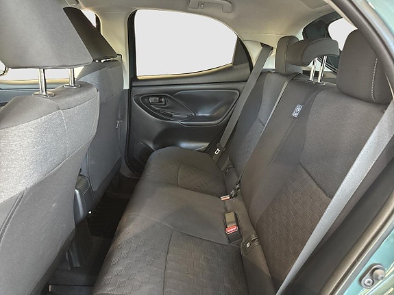 Toyota Yaris 11 of 12