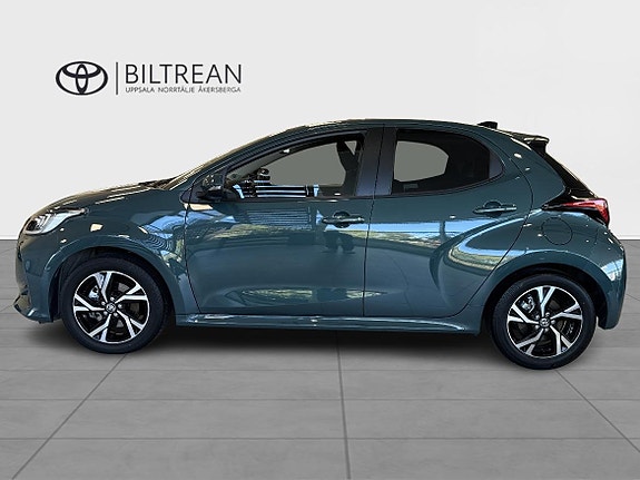 Toyota Yaris 2 of 12