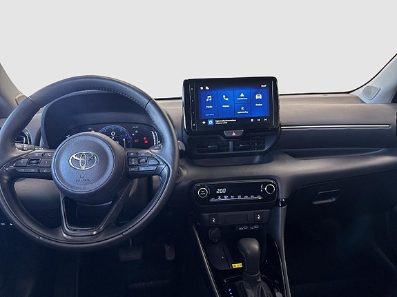 Toyota Yaris 6 of 12