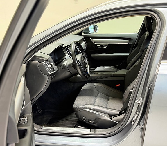 Volvo V90 10 of 14