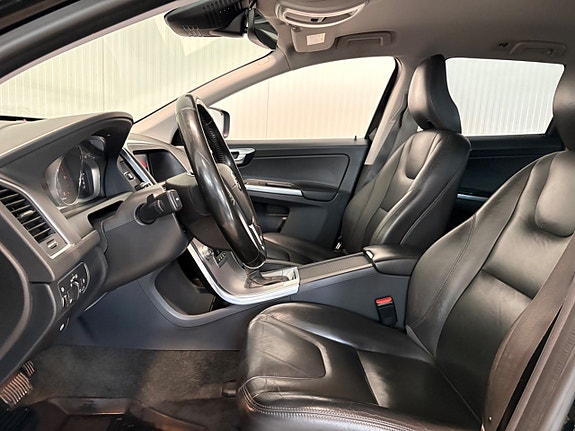 Volvo XC60 8 of 22