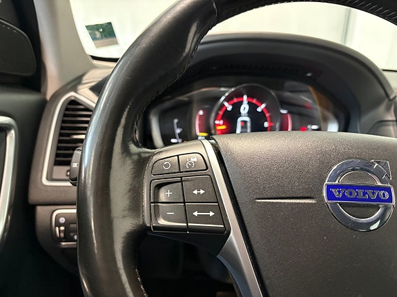 Volvo XC60 14 of 22