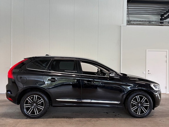 Volvo XC60 2 of 22