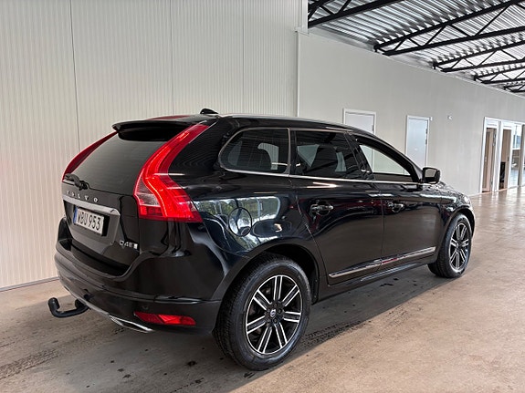 Volvo XC60 3 of 22