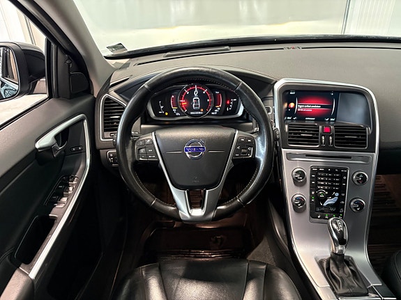Volvo XC60 10 of 22